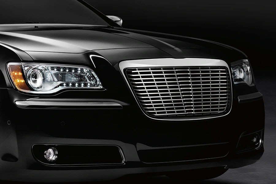 Панҷараи автомобилӣ: Дар куҷо шахсияти тарроҳӣ ба дақиқии муҳандисӣ мувофиқат мекунад